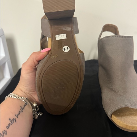 Lucky Brand Wedged Heels - Picture 2 of 3